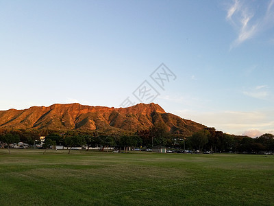 卡皮奥拉尼公园白天与钻石头和云小岛假期公园小路天堂旅游地标闲暇旅行访问图片