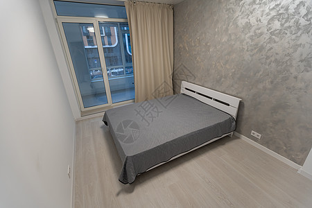白色内装有灰色床单毯子寝具窗户织物卧室设计师软垫被单纺织品公寓图片