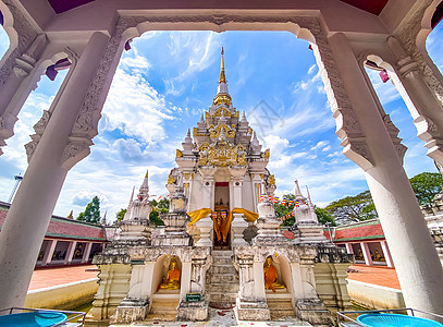 泰国苏拉特萨尼的宝塔文化艺术佛教徒佛塔建筑地标建筑学庭院宗教图片