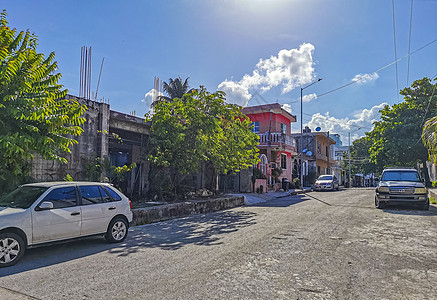 墨西哥的典型街道和城市风景建筑物汽车景观艺术墙壁文化游客建筑卡门摄影图片