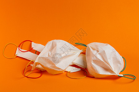 用纸毛巾和文具为防病毒而自制保护面罩预防手工面具橡皮乐队卫生保健感染疾病外科图片