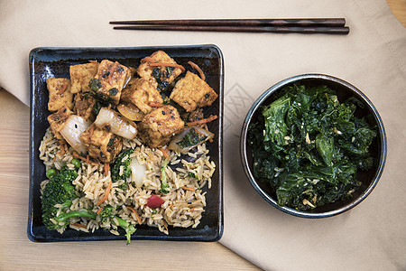 织女亚洲晚宴食物搅拌美味美食胡椒大蒜盘子炒饭筷子蔬菜图片