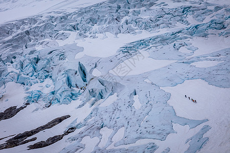 冰川与挪威高山山脉的臂图片