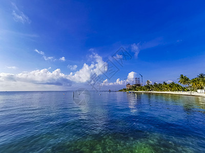 Playa Azul海滩棕榈海景全景 墨西哥坎昆旅游码头太阳支撑天空酒店天堂建筑物火烈鸟海岸图片