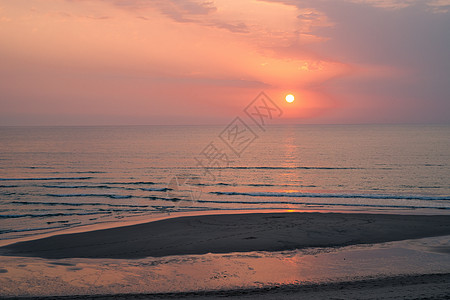 圣佩德罗德马塞达海滩日落海岸海洋海岸线海景海浪冲浪地平线太阳卵子天空图片