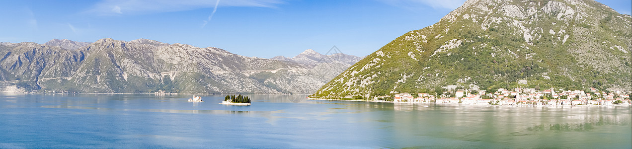 从黑山被群山环绕的大海欣赏科托尔湾的全景 黑山是世界上最美丽的海湾之一蓝色港口房子教会海岸线村庄旅行建筑学旅游天空图片