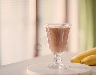 香蕉可可冰沙健康饮食食谱风格的概念营养巧克力厨房酸奶水果牛奶香蕉奶油饮食小吃图片