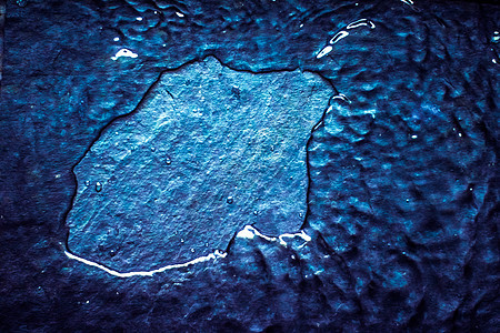 抽象水背景环境和自然元素概念波浪海浪海洋反射液体水分温泉飞溅宝蓝色墙纸背景图片