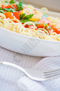 番茄酱意大利面和意大利菜食谱的意式概念香菜午餐饮食海鲜厨房美食食物食谱草药蔬菜图片