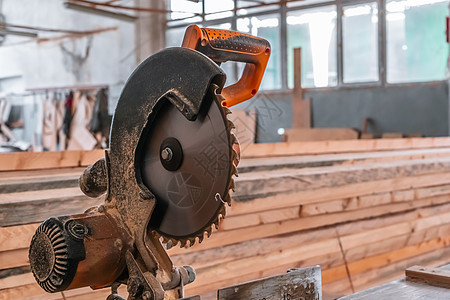 木材锯木机木工工匠刨床木匠圆锯片工厂工人家具锯末作坊图片