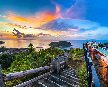 来自泰国山顶的岛夕阳风景地平线海岸海岸线海滩酒吧假期日出天空太阳热带图片