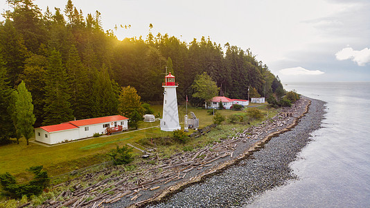 加拿大温哥华角Mudge岛的Quadra岛古老历史灯塔图片