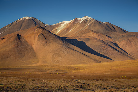 阿塔卡马沙漠 南美智利北部火山干旱地貌和南美洲天空宽慰爬坡生态旅游气候山脉蓝色摄影高原假期图片