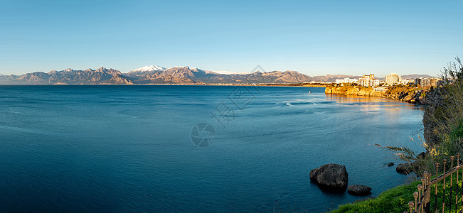 安塔利亚全景观岩石场景海滩海岸海洋天空海景码头顶峰晴天图片