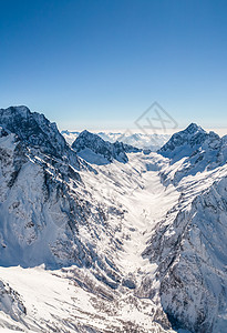 雪崩后山坡图片