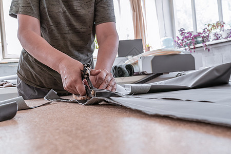切割刀生产技术手工工厂裁缝工具工人作坊缝纫机机器图片