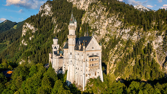 德国巴伐利亚州菲森附近的新天鹅堡童话城堡 著名的新天鹅堡的景色 位置 德国巴伐利亚西南部富森附近的旧天鹅堡村 欧洲文化视角山脉森图片