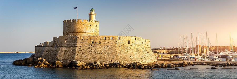希腊罗得岛罗得岛老城的全景 与海港的圣尼古拉斯堡垒都市风景在 希腊罗得岛的旅游目的地建筑学堡垒城堡雕像地标入口港口地方文化青铜图片