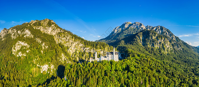 德国巴伐利亚富森附近著名的新天鹅堡 拥有风景秀丽的山景 德国旧天鹅堡的新天鹅堡童话国王视角地标鸟瞰图观光城堡天空旅行农村图片