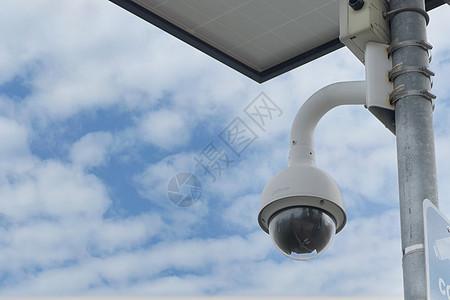 室外运行的闭闭路电视安保摄像头相机警报视频财产警卫白色记录技术安全监视图片