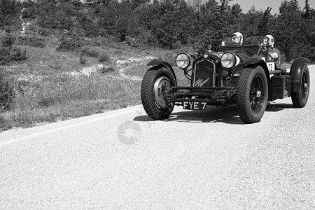 8C 2300 MONZA 1933 在拉力赛2022 的一辆旧赛车上 著名的意大利历史比赛 19271957品牌司机引擎历史性图片