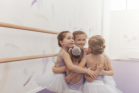舞蹈工作室可爱的小芭蕾舞女戏服学生教育童年爱好体操学习友谊婴儿闲暇图片