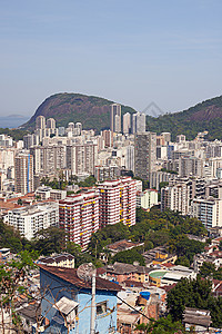 里约人口众多 巴西里约热内卢山边的贫民窟 (笑声)图片