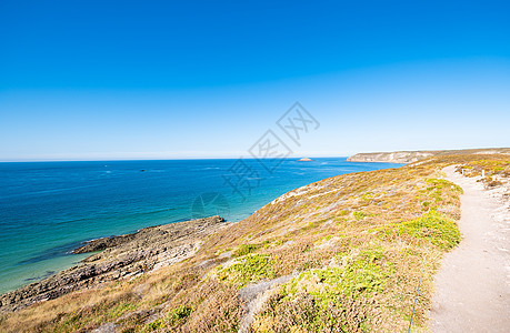 弗列赫角地区布列塔尼海岸的风景 夏季有海滩 岩石和悬崖海岸线海岸海洋支撑花岗岩海浪石头沙滩旅游假期图片