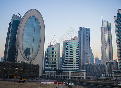 阿联酋迪拜  2021 年 15 月 15 日上午 Marasi 大道商业湾区 在场景中可以看到世界上最高的建筑哈利法塔 户外访图片