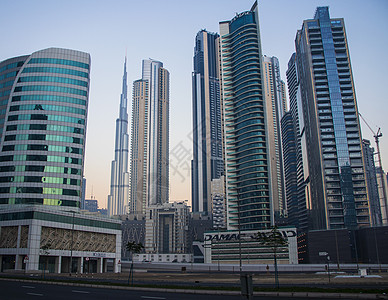 迪拜哈利法塔阿联酋迪拜  2021 年 15 月 15 日上午 Marasi 大道商业湾区 在场景中可以看到世界上最高的建筑哈利法塔 户外建背景