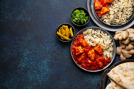 印度小鸡蔬菜菜单乡村香米煎饼桌子烧烤餐厅香菜盘子图片