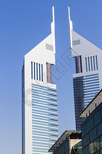 阿联酋迪拜 UAE  02 04 2021 拍摄阿联酋塔台Dabai一个众所周知的地标玻璃摩天大楼反射蓝色城市建造办公室住宅旅行图片