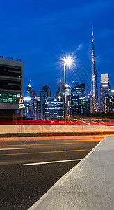 阿联酋迪拜     2021年2月18日区 晚间交通办公室成功安装旅游摩天大楼季节建筑学旅行百叶窗观光图片