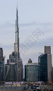 迪拜 UAE  02 18 2021世界最高建筑从商业海湾区拍摄建筑学蓝色季节街道百叶窗观光旅游晴天天气旅行图片