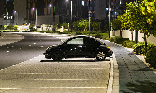 迪拜 UAE  09 17 2022迪拜南区街道城市人行道车辆建筑路面民众交通旅游运输街道图片