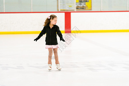 图滑冰训练运动冰鞋青年孩子们魅力女性女孩水钻孩子背景图片