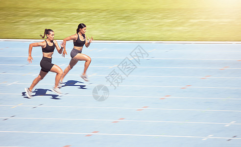 运动 短跑运动员在体育场比赛中使用镜头光晕来获得力量 速度和动力 职业运动员健身人马拉松赛跑 目标训练 挑战和能量图片