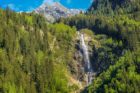 奥地利北蒂罗尔州格拉瓦瓦瓦塞斯福尔法 Stubai山谷瀑布林地自然保护区场景旅游风景环境旅行晴天地平线天空图片