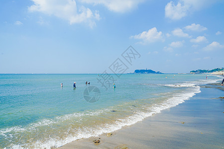 中夏海岸清晨冲浪海洋海滩晴天人造诗海水浴海浪蓝天冲浪者天空图片