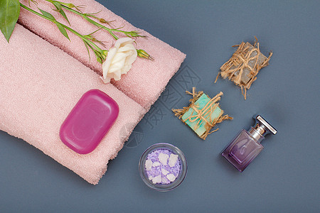 海盐 自制肥皂和毛巾等用于面部和身体护理的斯帕产品图片