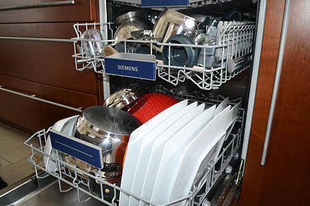 透明 黑白和黑盘菜厨具家居卫生洗碗机机器洗碗盘子厨房餐具清洁工图片