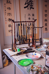 一名传统中国书法画家的绘画刷子工具文化中风古董艺术家工艺艺术爱好砚台汉子图片