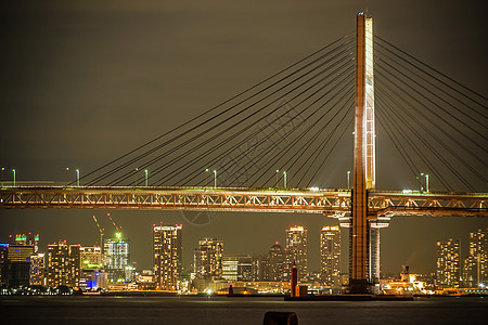横滨湾桥和横滨米那托米拉伊夜景建筑群街景摩天大楼首都天空交通建筑城市港口整栋楼图片