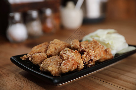 炸鸡日式日本式彩礼油炸美食午餐烹饪盘子筷子小吃小菜柠檬食物图片