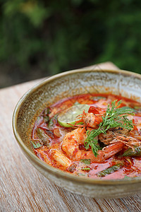 Tom Yum汤 泰国传统辣虾汤胡椒辣椒海鲜草本植物椰子香料美食烹饪功夫午餐图片