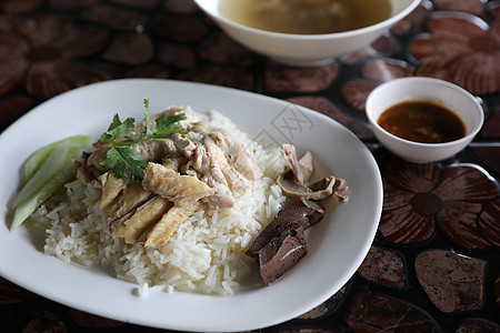 泰国食品美食鸡肉蒸炒鸡 有木本种大米午餐文化蔬菜黄瓜饮食盘子煮沸烹饪食物早餐图片