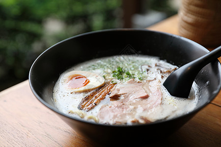 腊麦面 猪肉和日本菜汤鸡蛋食物蔬菜午餐拉面美食餐厅文化豚骨图片