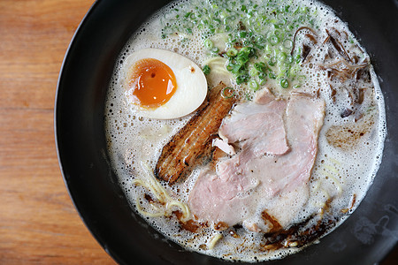 腊麦面 猪肉和日本菜汤鸡蛋食物美食拉面午餐蔬菜文化餐厅豚骨图片