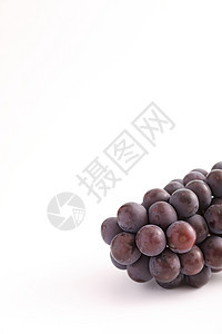 白背景中孤立的红葡萄植物叶子果汁浆果甜点饮食蓝色食物树叶营养图片