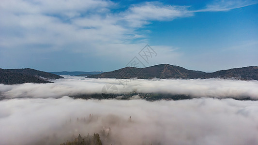 山雾 空中摄影 雾中山的景象 下载图象图片